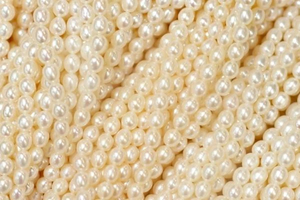 Which Country Exports the Most Cultured Pearls in the World?